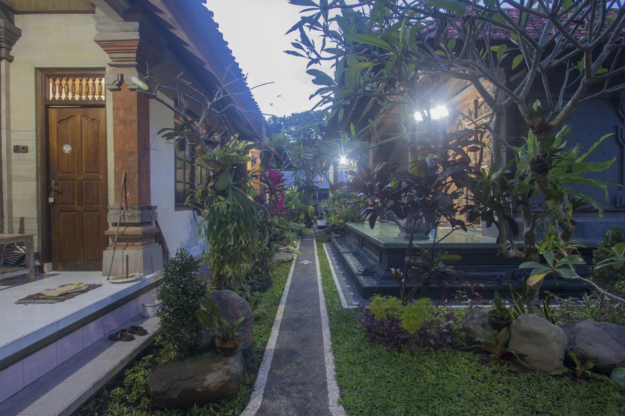 Nang Ade House Hotel Ubud  Ngoại thất bức ảnh