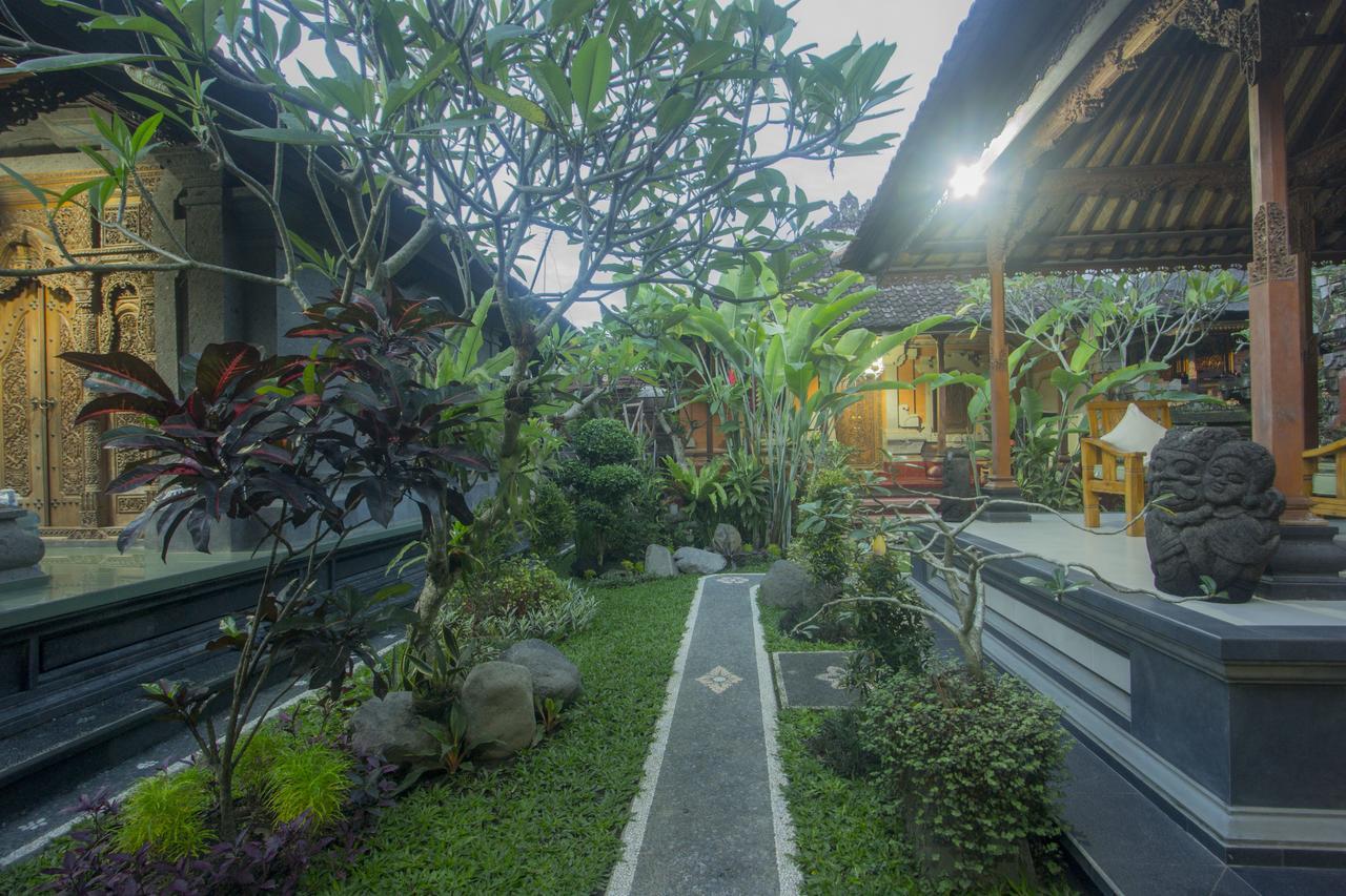 Nang Ade House Hotel Ubud  Ngoại thất bức ảnh